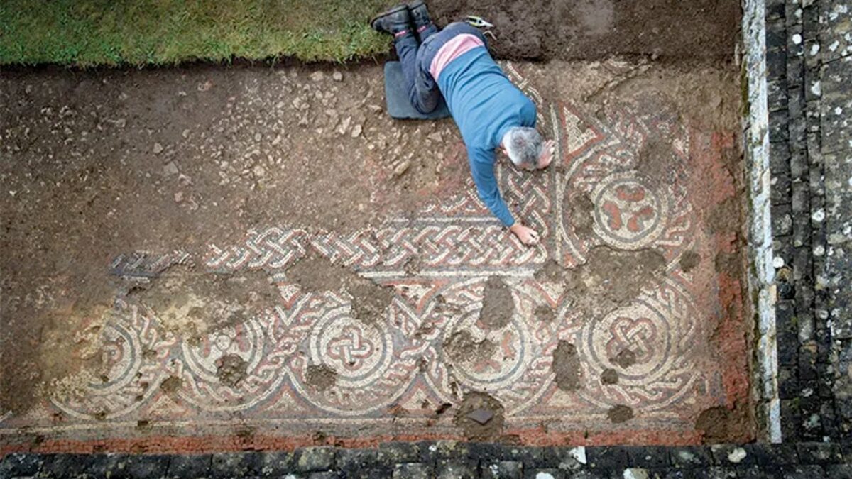 Martin Papworth Working On The Room 28 Mosaic